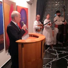 Otvoritev slikarske razstave na slovenskem konzulatu v Celovcu