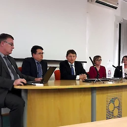 Z leve: Tomaž Willenpart (DRSI), Tomaž Kordiš (GZDBK), Andrej Kavšek, Jelka Hudoklin (ACER) in Lidija Kegljevič Zagorc (DRI-Druzba za upravljanje investicij)