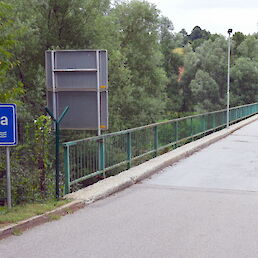 Most v Žuničih postaja že nevaren za promet.