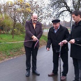 Obnovljen vodovod in nova cesta v naselju Kapljišče