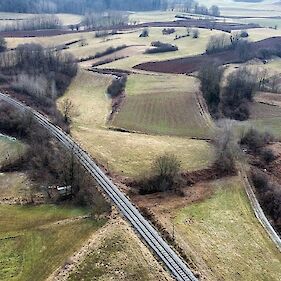 Kolesarska povezava na trasi neuresničenega projekta železniške proge Črnomelj-Vinica?