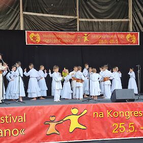 Nastop folklornikov na mednarodnem festivalu