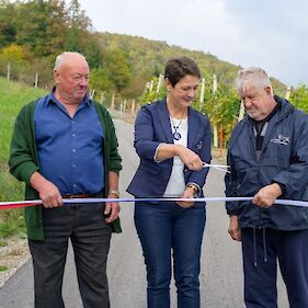 Otvoritev vodovoda in obnovljene ceste v delu ulice Anzlova gora in Trdinova pot