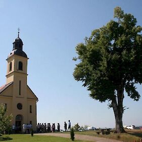 Prenovljena cerkev v Miličih