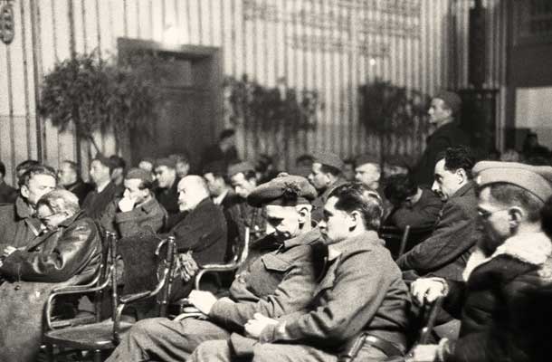 Prvo zasedanje SNOS v Črnomlju. Foto: arhiv MNZS.