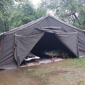 Zalilo šotor tabora LAS
