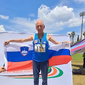 Dennis je Sloveniji pritekel še eno zlato medaljo