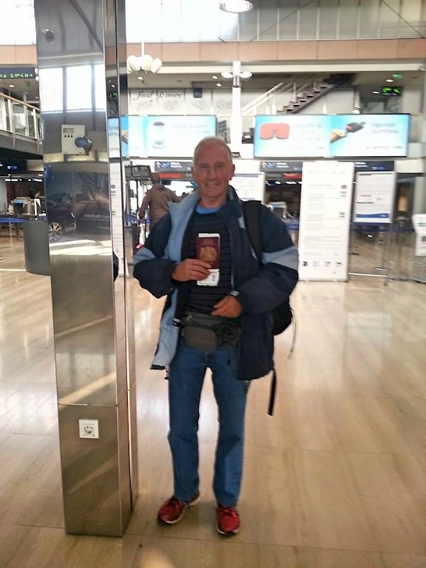 Dennis na letališču v Zagrebu pred odhodom na igre