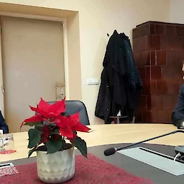 Varuh Peter Svetina s črnomaljskim županom Andrejem Kavškom. Foto: Občina Črnomelj