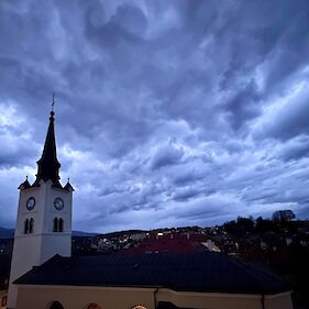 Danes bo oblačno, padavine bodo postopno zajele vso Slovenijo